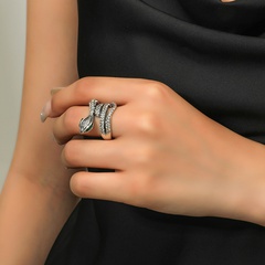 Fashionable new joint simple retro diamond-studded snake-shaped alloy ring