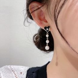 simple tassel long pearl heart asymmetric earringspicture10