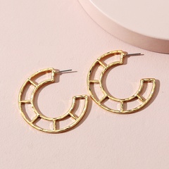simple C-shaped exaggerated hollow alloy large earrings