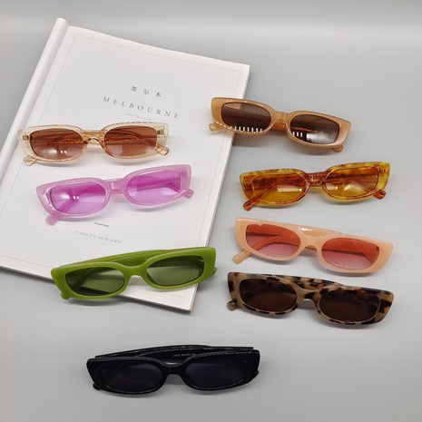 mode geometrische transparente einfarbige quadratische V-förmige Sonnenbrille Großhandel's discount tags