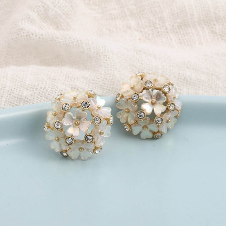 Temperament Flower Ball Classic Versatile Light Luxury Stud Earrings's discount tags
