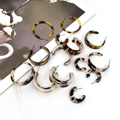 mode boucles d'oreilles en acétate acrylique texture imprimé léopard en forme de C métal's discount tags
