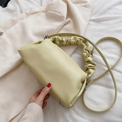 women's new cloud fashion simple pleated hand-held solid color one-shoulder messenger bag 26 *13 *10cm