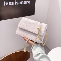 women's new spring chain one-shoulder messenger small square bag19*13*7cm