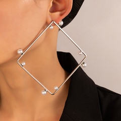 hyperbole geometric square-shaped pearl inlaid alloy earrings wholesale