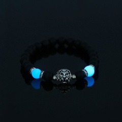 Bracelet de perles lumineuses bleu ciel en perles de verre noir mat perlé de lion simple
