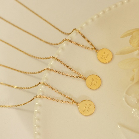 Collar con colgante de oro de 18 quilates chapado en acero de titanio con alfabeto inglés GOOD Luck's discount tags