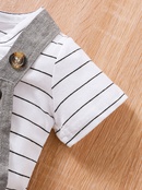 Conjunto de dos piezas de pantalones grises con correa superior triangular de manga corta a rayas para niospicture9