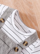 Conjunto de dos piezas de pantalones grises con correa superior triangular de manga corta a rayas para niospicture13