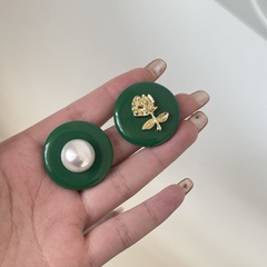 retro asymmetric green resin rose round pearl vintage earrings