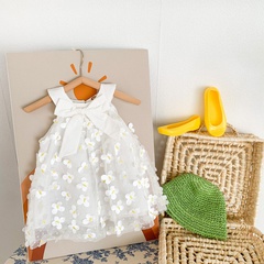 Version coréenne de la robe pour enfants en tulle avec jupe à fleurs blanches
