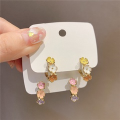 Contrast color flower earrings summer small daisy earrings female students Korean version of the simple temperament earrings new