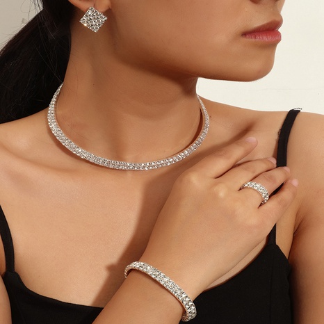 Bijoux de mariée strass chaîne collier bracelet bague boucles d'oreilles ensemble's discount tags