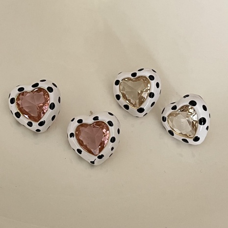 aretes de aleación con punta en blanco y negro de diamante con destello de corazón de aceite de goteo retro's discount tags