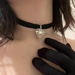Baroque heart pendent retro double chocker collar necklace