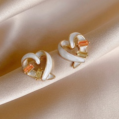 Boucles doreilles en cuivre en forme de coeur avec strass à la mode