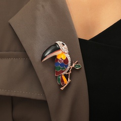 Fashion jewelry new color rhinestone animal brooch big-billed woodpecker