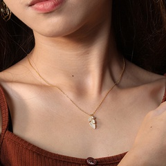 fashion geometric golden maple leaf copper pendant collarbone chain