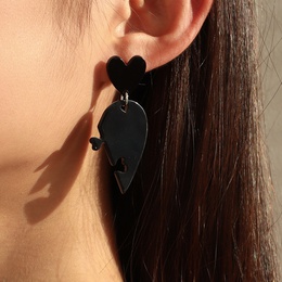 Fashion jewelry threedimensional asymmetric heartshaped alloy earringspicture8