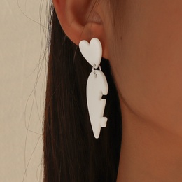 Fashion jewelry threedimensional asymmetric heartshaped alloy earringspicture9