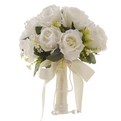 Weiße Simulations-Blumen-Hochzeits-Braut, die Blumen-kreative westliche Hochzeits-Versorgungsmaterialien hält