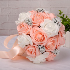 mariée de mode tenant des fleurs pure simulation PE faite à la main rose