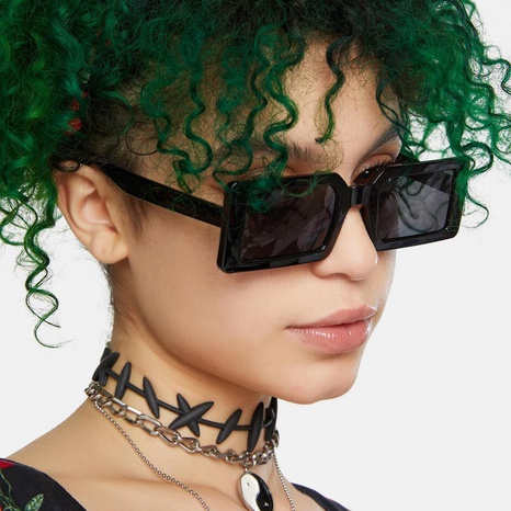 Nouvelles lunettes de soleil carrées à petit cadre à la mode's discount tags