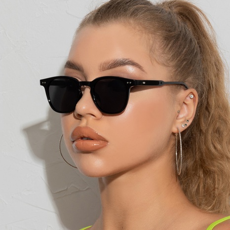 Neue mehrfarbige Retro-Sonnenbrille mit rundem Rahmen's discount tags