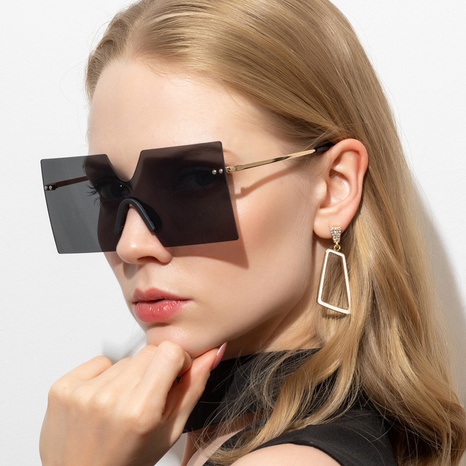 Nouvelles lunettes de soleil carrées dégradées à grand cadre sans cadre en une seule pièce's discount tags