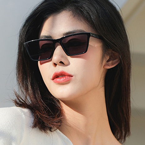 Nouvelles lunettes de soleil carrées de couleur unie à petite monture's discount tags