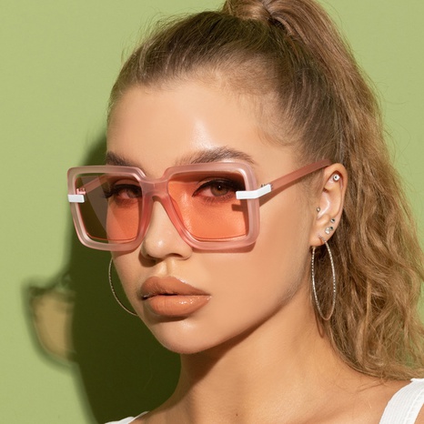 Neue modische quadratische hohle bonbonfarbene Sonnenbrille mit großem Rahmen's discount tags
