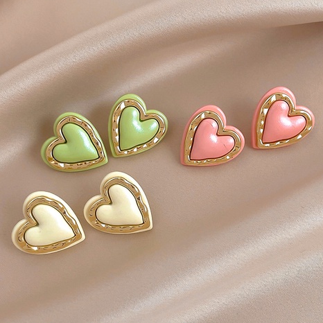Fashion cute dripping oil alloy heart-shaped earrings female's discount tags