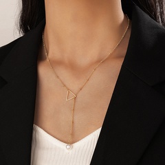 Simple Fashion Triangle Hollow Single Layer Geometric Pearl Necklace