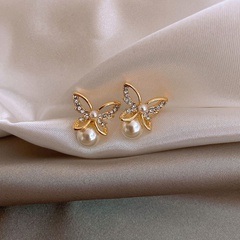 Japanese and Korean New Hollow Butterfly Studs Simple Graceful Pearl Three-Dimensional Butterfly Studs Korean Style Hot Selling Earrings