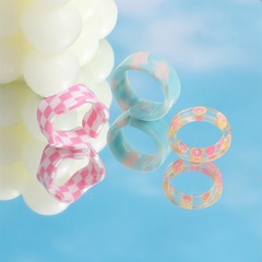 New checkerboard resin ring three-piece set wholesale