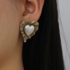 Retro distressed ruffled heart-shaped metal earrings fashion jewelry