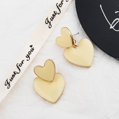 Fashion new women's heart-shaped simple alloy earrings