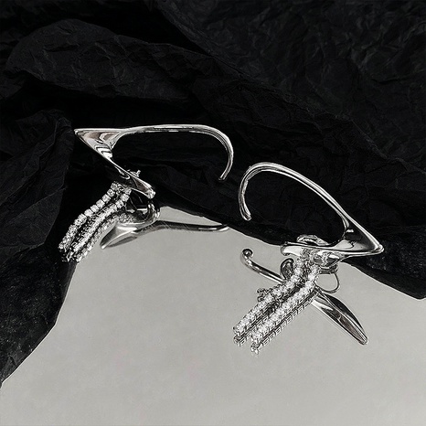Clip de oreja de moda con forma de oreja de elfo con borla de diamantes de imitación no Piercing's discount tags