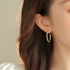 Leichter Luxus ins Pendler 925 silberne Nadel Ohrringe 2022 Kupfer beschichtetes Gold neue einfache Ohrringe