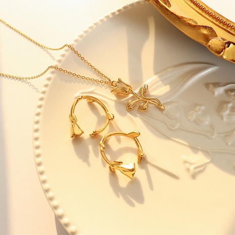 Retro Gold Rose Flower Pendant Necklace Female Titanium Steel's discount tags