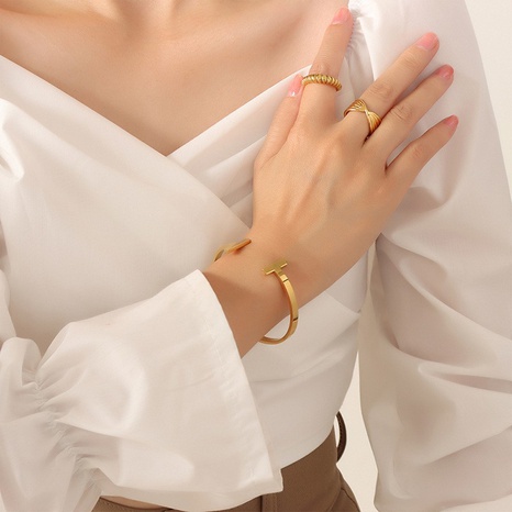 Mode Geometrische T Form Open-Ended Armband Weiblichen Titan Stahl Vergoldet 18K Gold Hand Ornament's discount tags