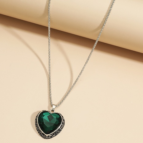 simple Heart-Shaped rhinestone pendant Multi-Color Pendant Necklace's discount tags