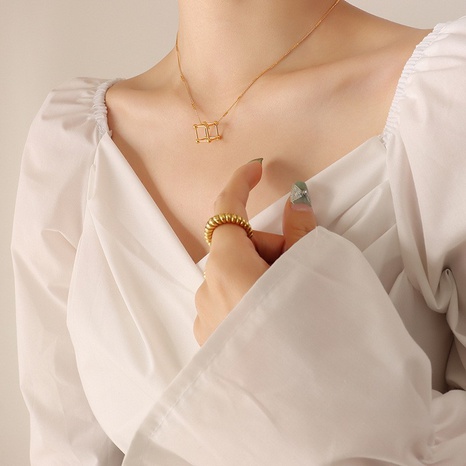 Mode Kleine Cube Titan Stahl 18K Gold Überzogene Halskette's discount tags