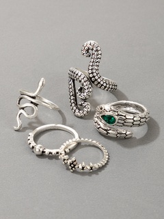 retro style Imitation Emerald Irregular Animal Snake Ring Five-Piece Set