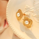 Fashion Irregular Geometric Imitation Pearl Flower Earrings Titanium Steelpicture1