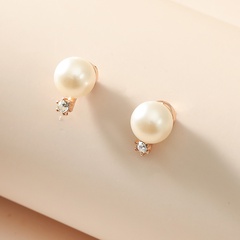 Fashion style pearl inlaid rhinestone alloy Stud Earrings