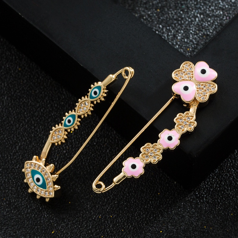 Copper Micro Inlaid Zircon Flower Brooch Pin Corsage Womens Clothing Accessories