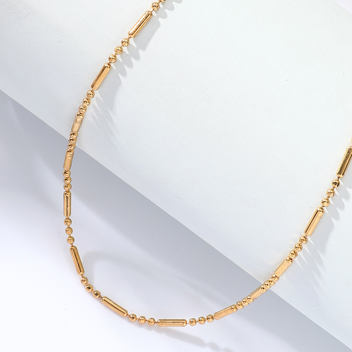 2022 mode Einfache Geometrische runde Perlen Gold Halskettepicture1