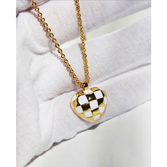 Fashion White Drip Glazed Chessboard Plaid Heart Shape Clavicle Chain Necklace