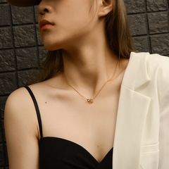 Moda Simple círculo colgante collar femenino titanio acero plateado 18K